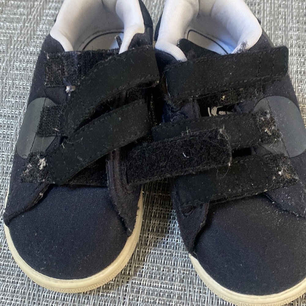 Black Stan smith size 8